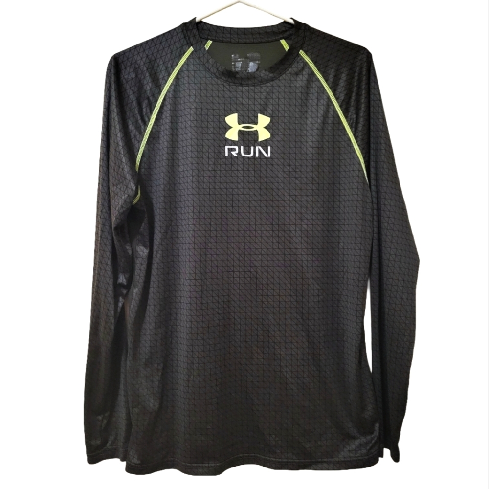 Under Armour Black Long Sleeve Lightweight Moisture Wicking Performance Shirt